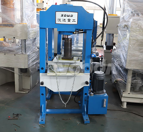 150T龙门液压机